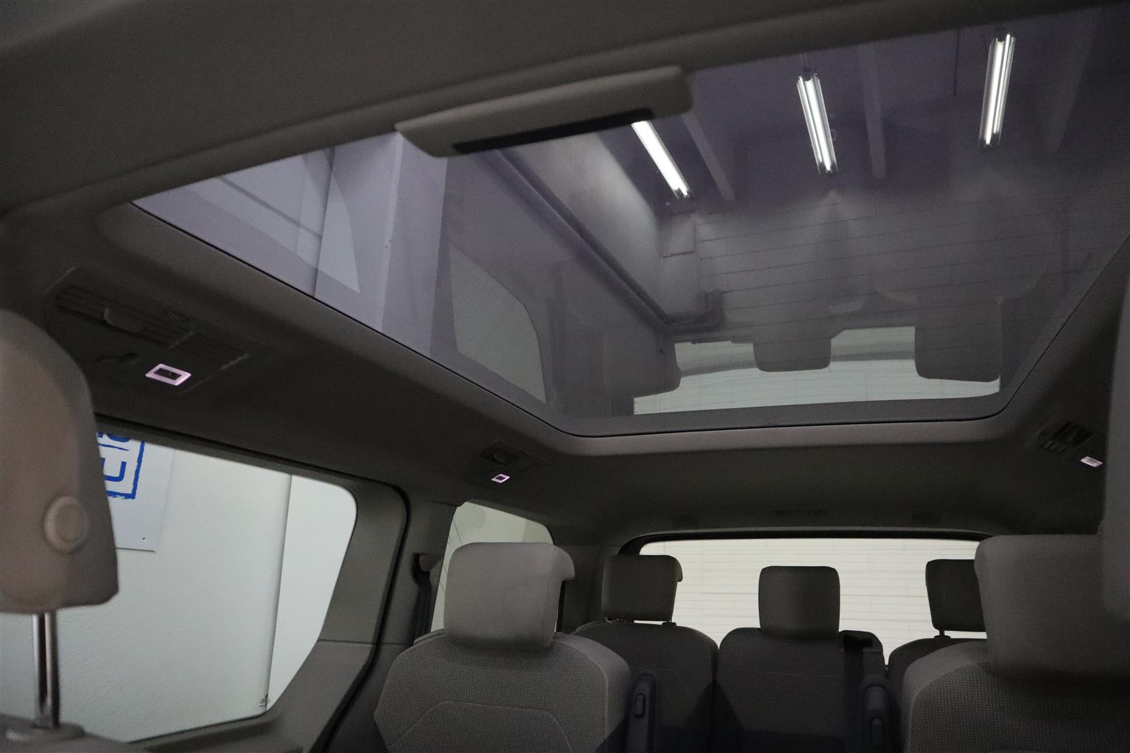 VOLKSWAGEN Multivan 2022