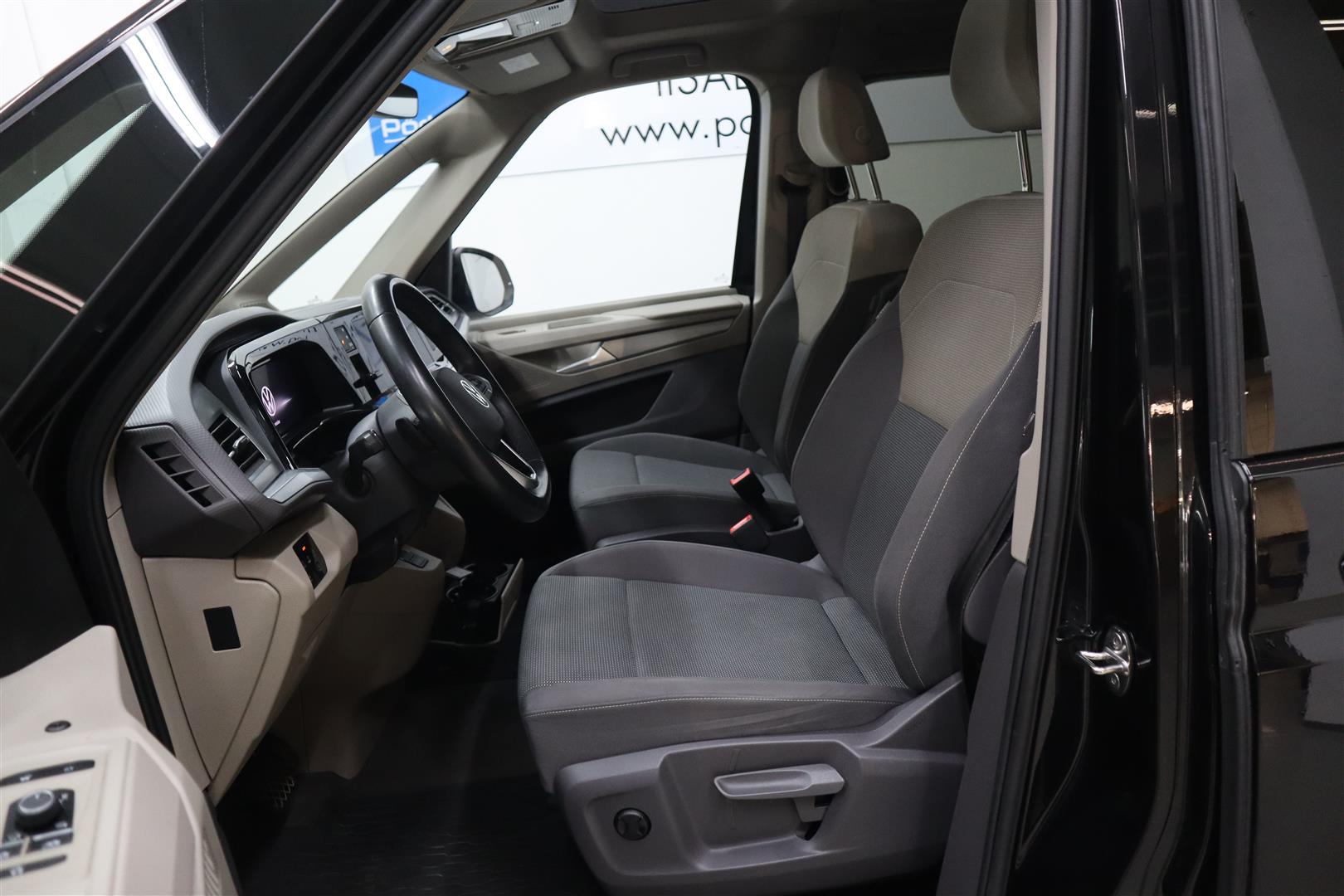 VOLKSWAGEN Multivan 2022