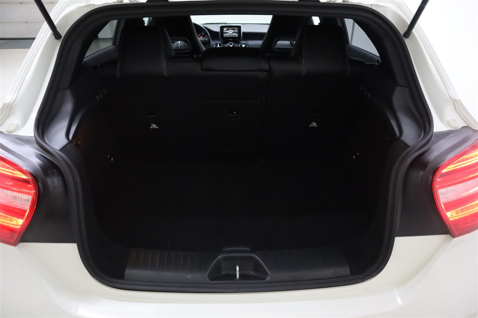 MERCEDES-BENZ A 2013