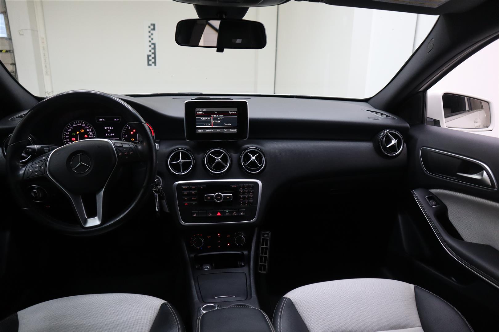 MERCEDES-BENZ A 2013