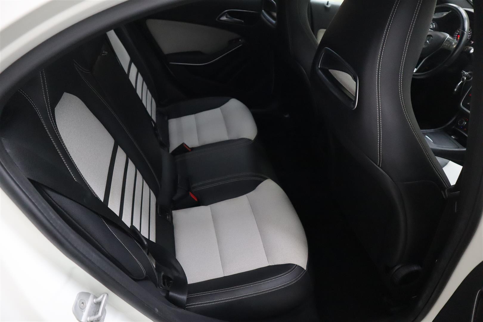 MERCEDES-BENZ A 2013