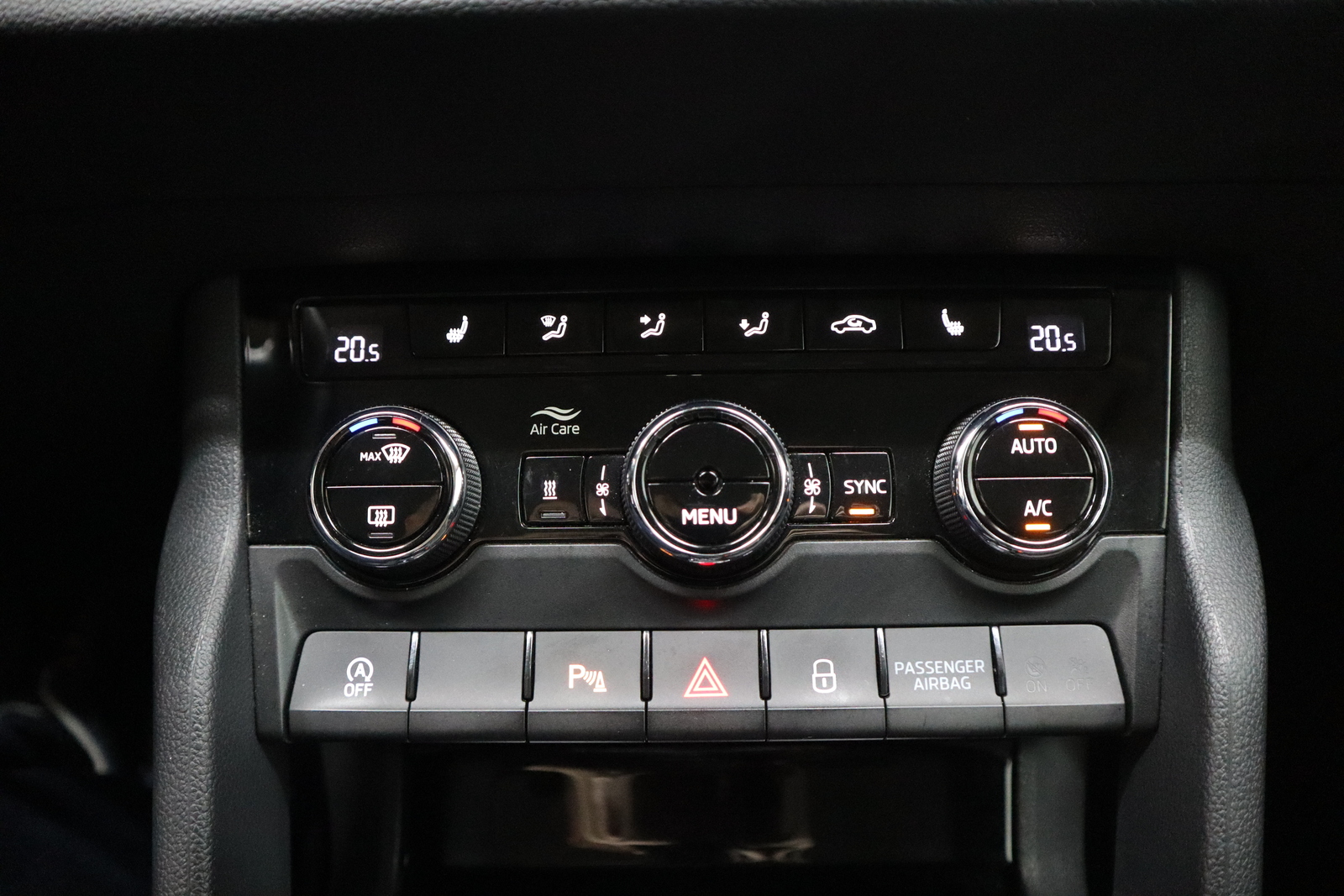 SKODA Karoq 2023