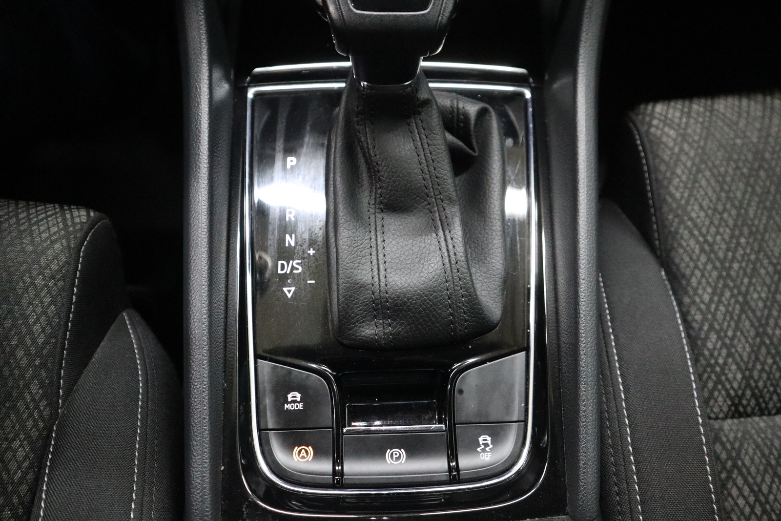 SKODA Karoq 2023