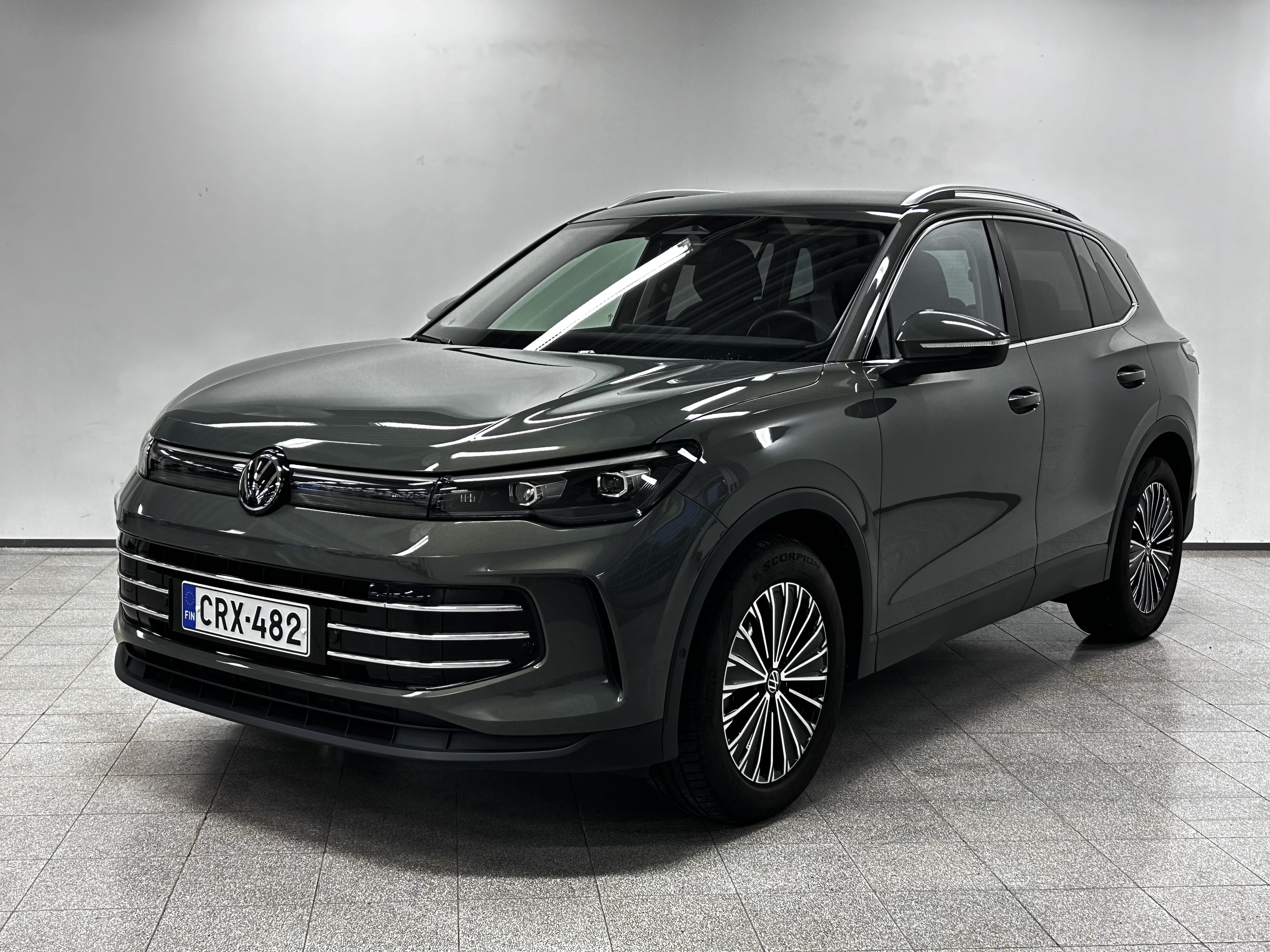 VOLKSWAGEN Tiguan 2024