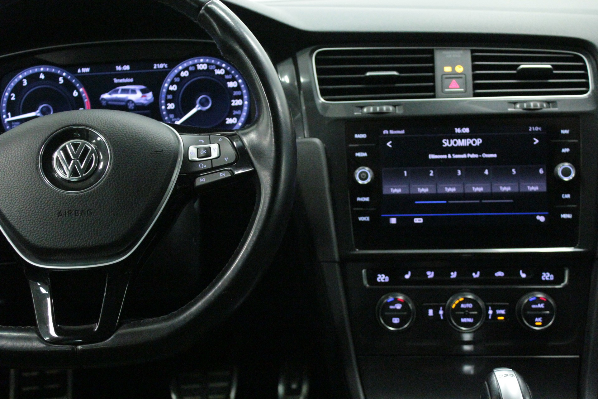 VOLKSWAGEN Golf 2017