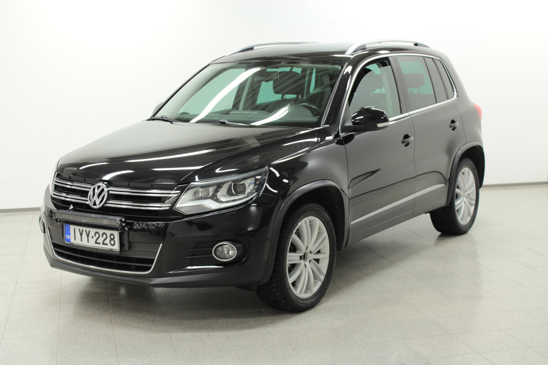 VOLKSWAGEN Tiguan 2012