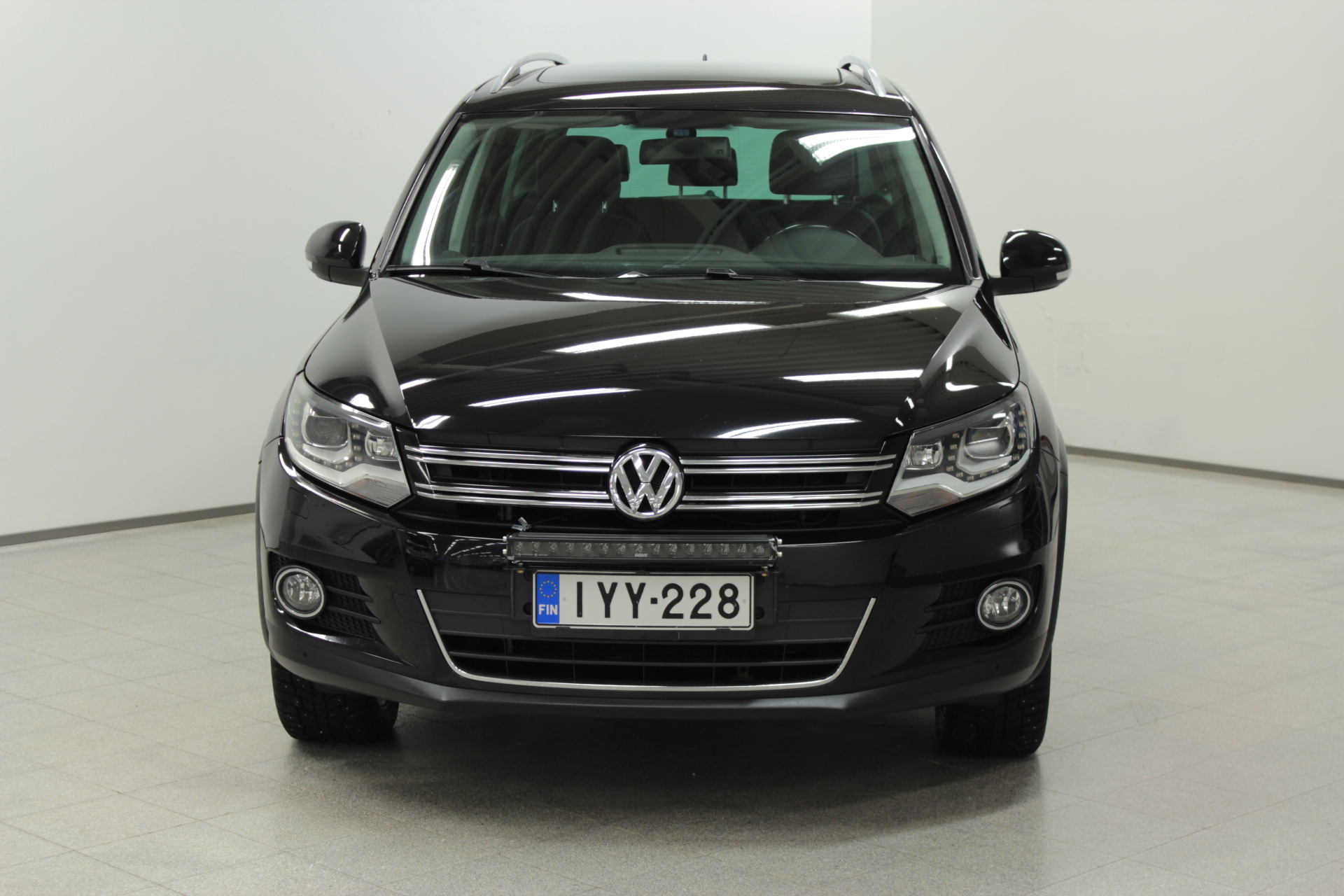 VOLKSWAGEN Tiguan 2012