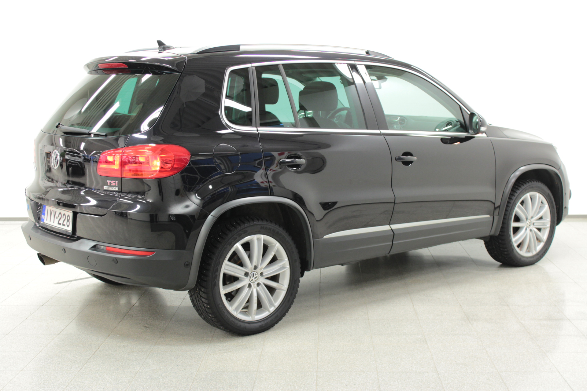 VOLKSWAGEN Tiguan 2012