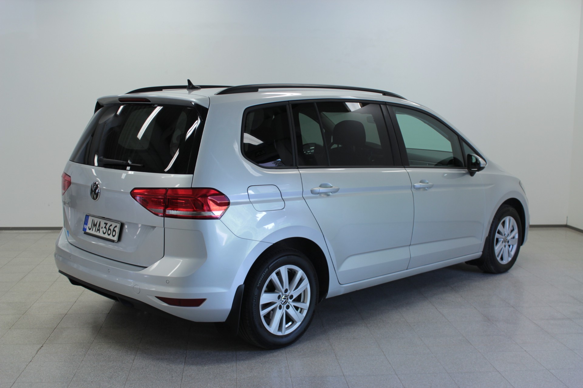 VOLKSWAGEN Touran 2021