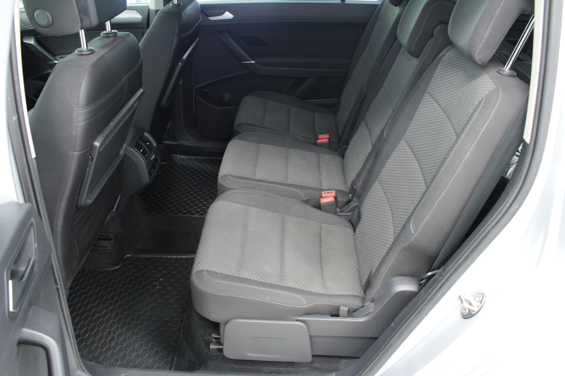 VOLKSWAGEN Touran 2021