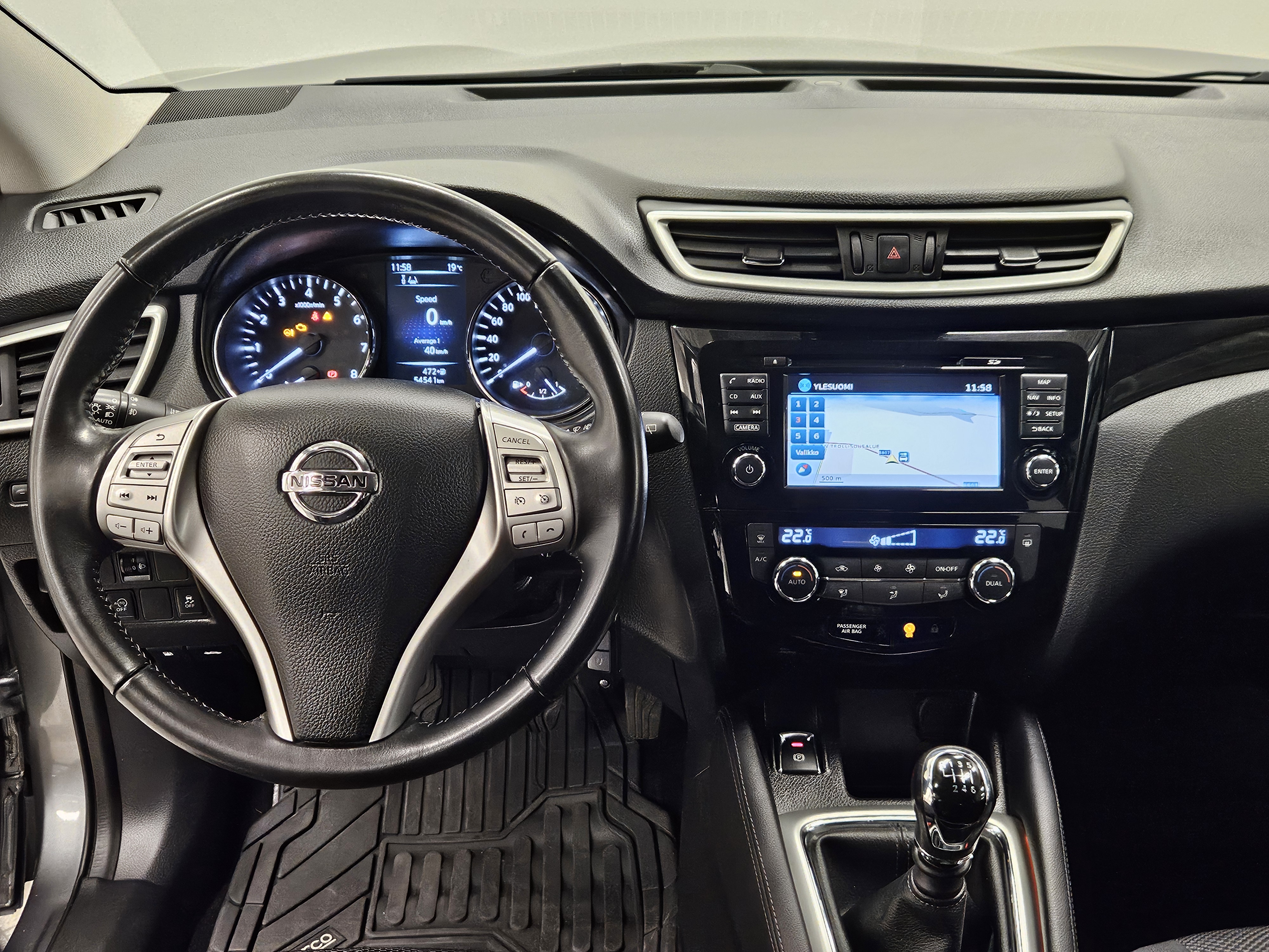 NISSAN Qashqai 2015
