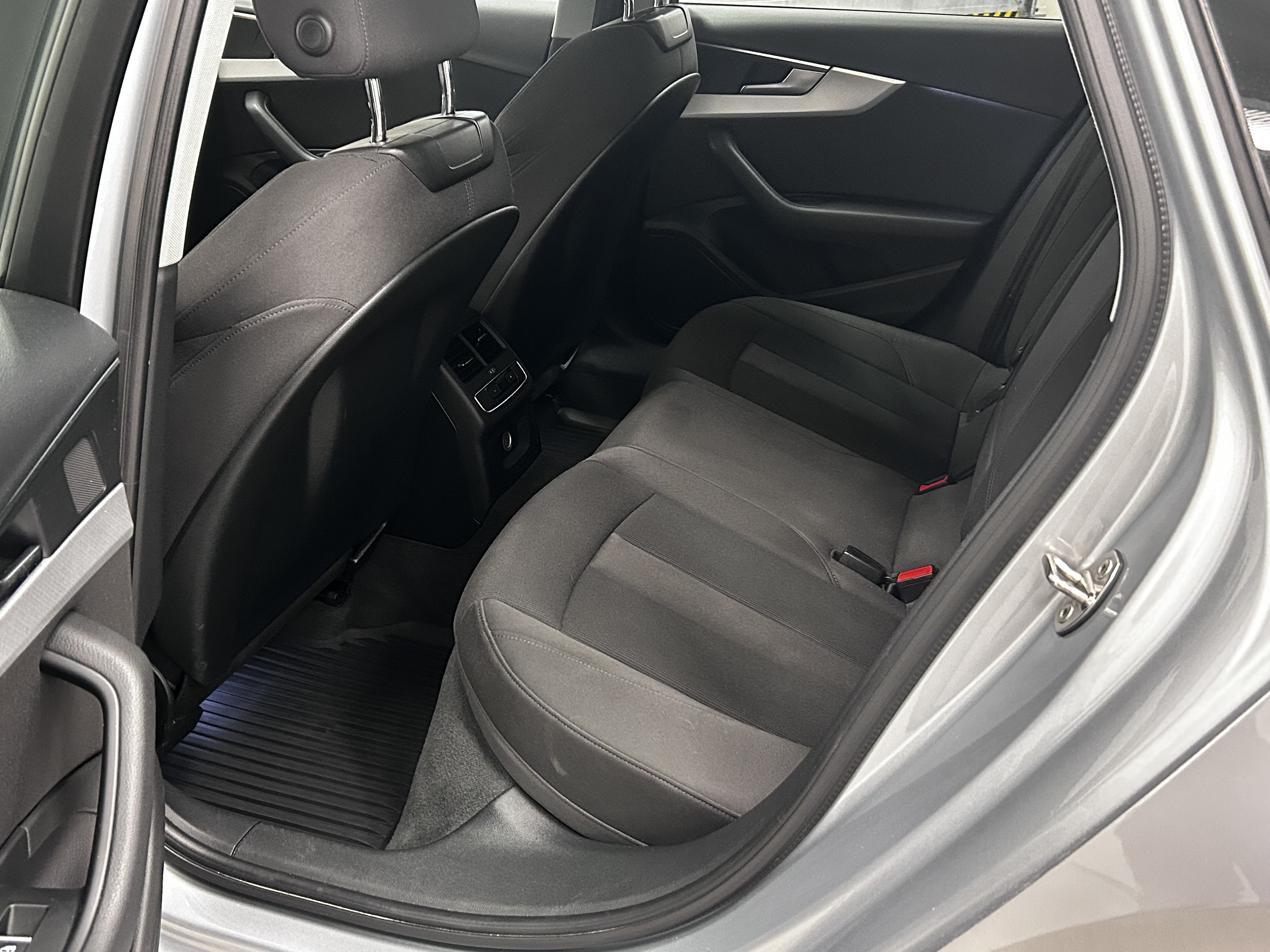 AUDI A4 2018