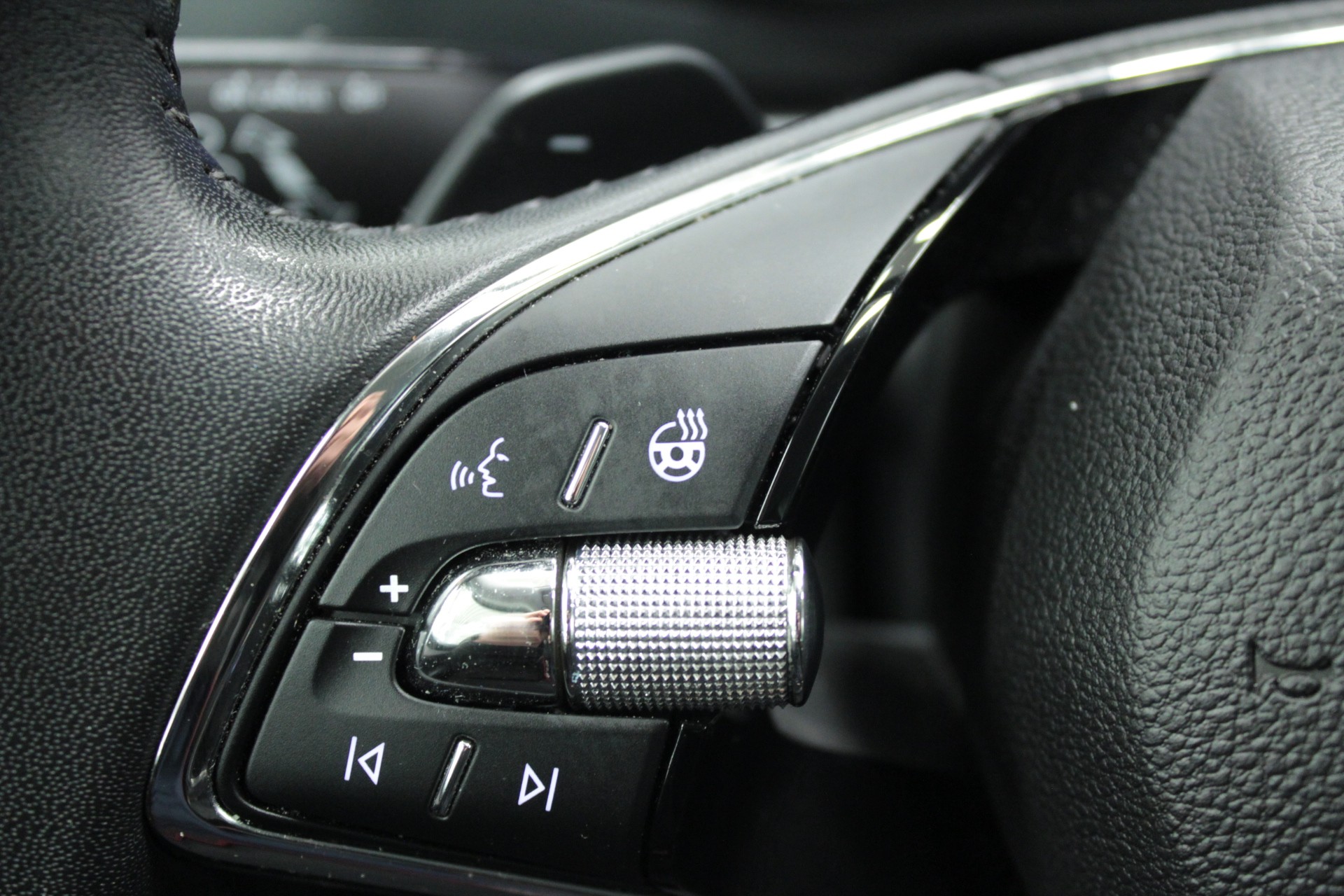 SKODA Karoq 2023