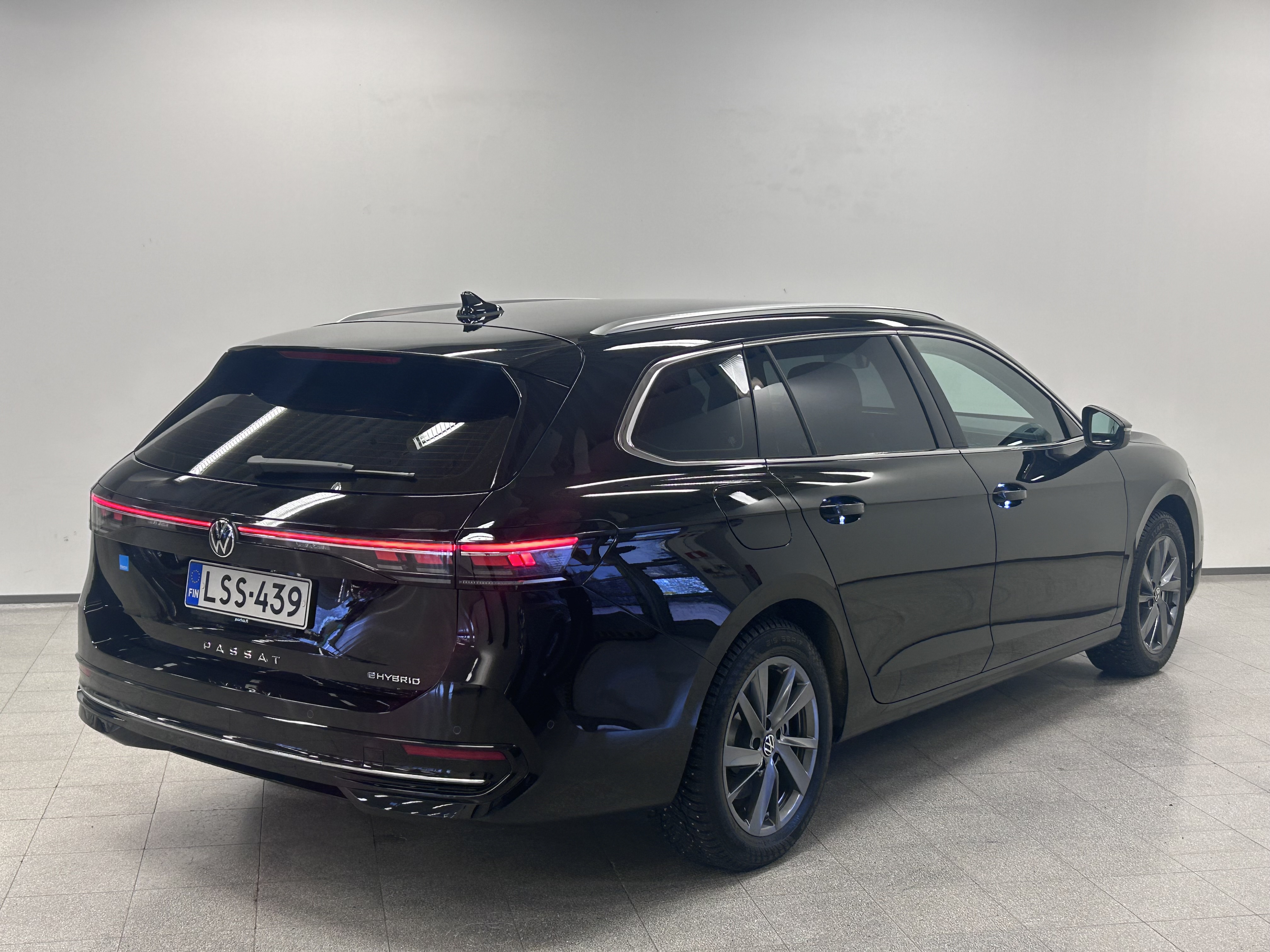 VOLKSWAGEN Passat 2025