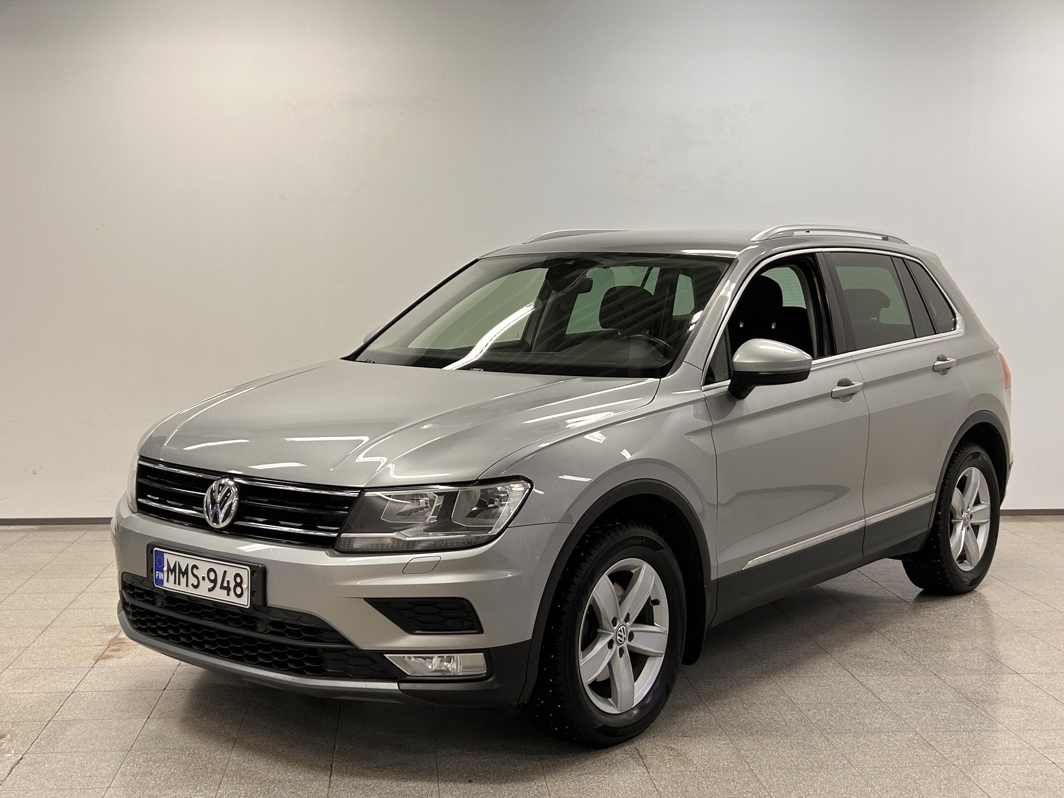 VOLKSWAGEN Tiguan 2016