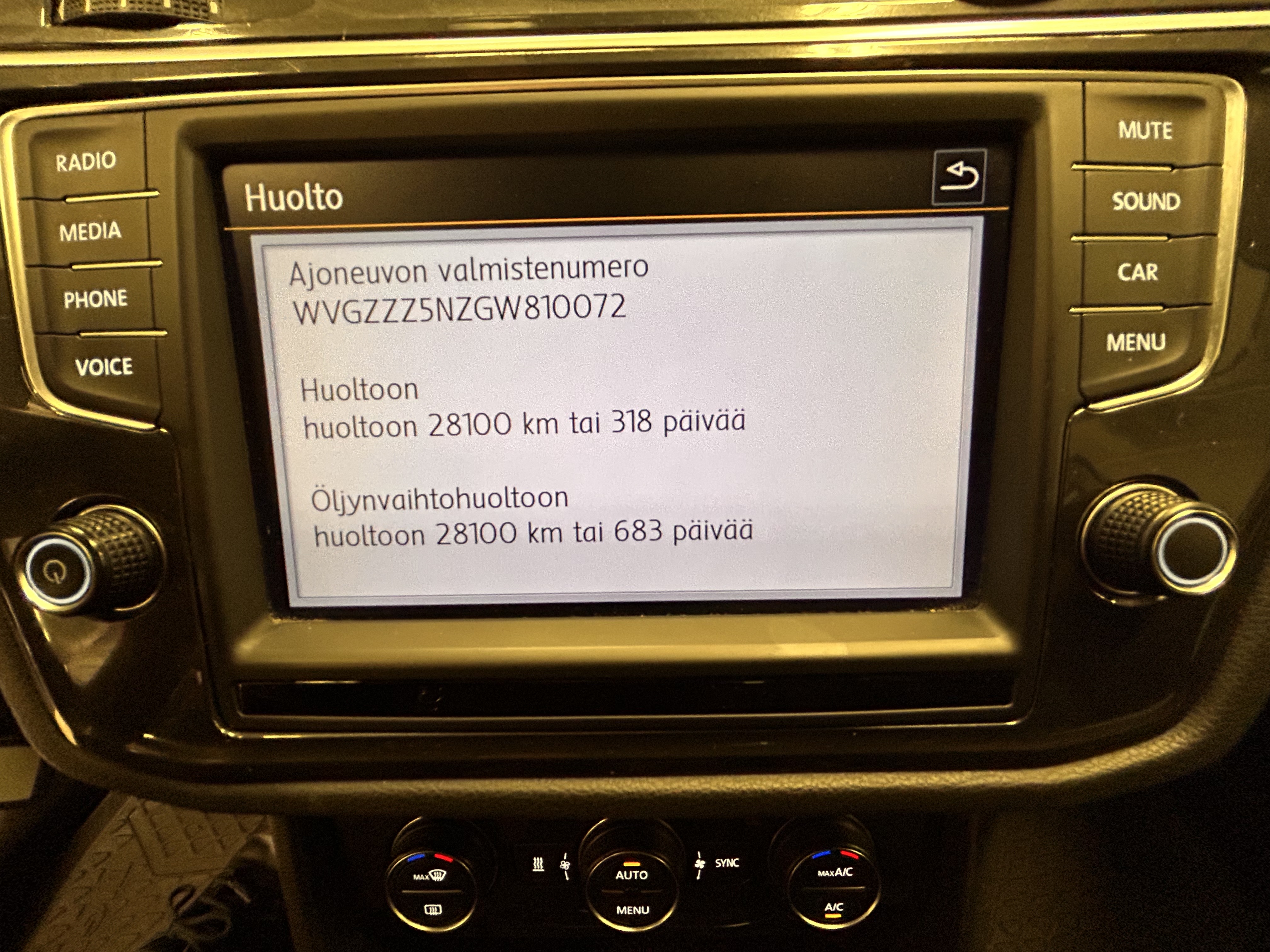 VOLKSWAGEN Tiguan 2016