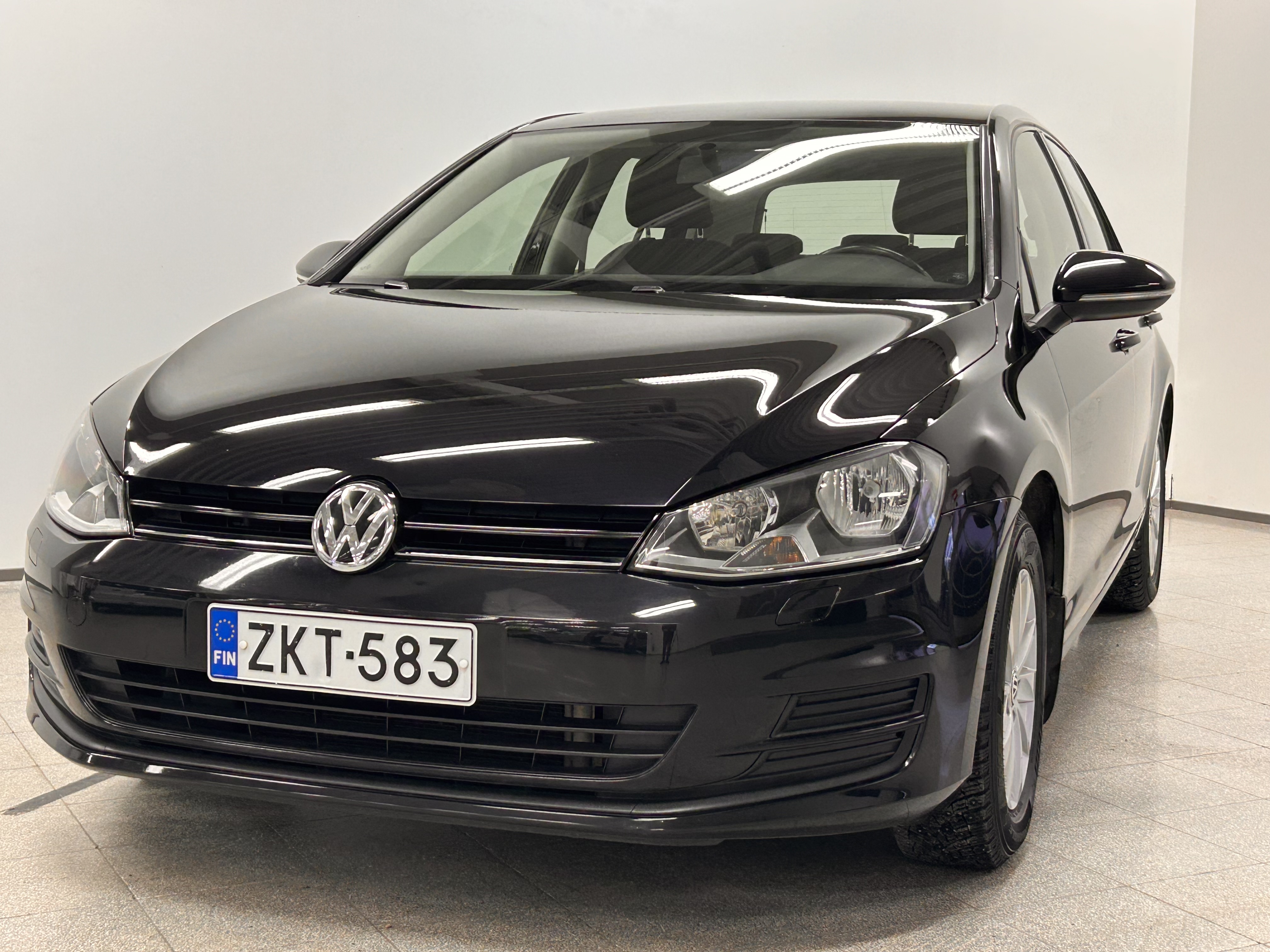 VOLKSWAGEN Golf 2016