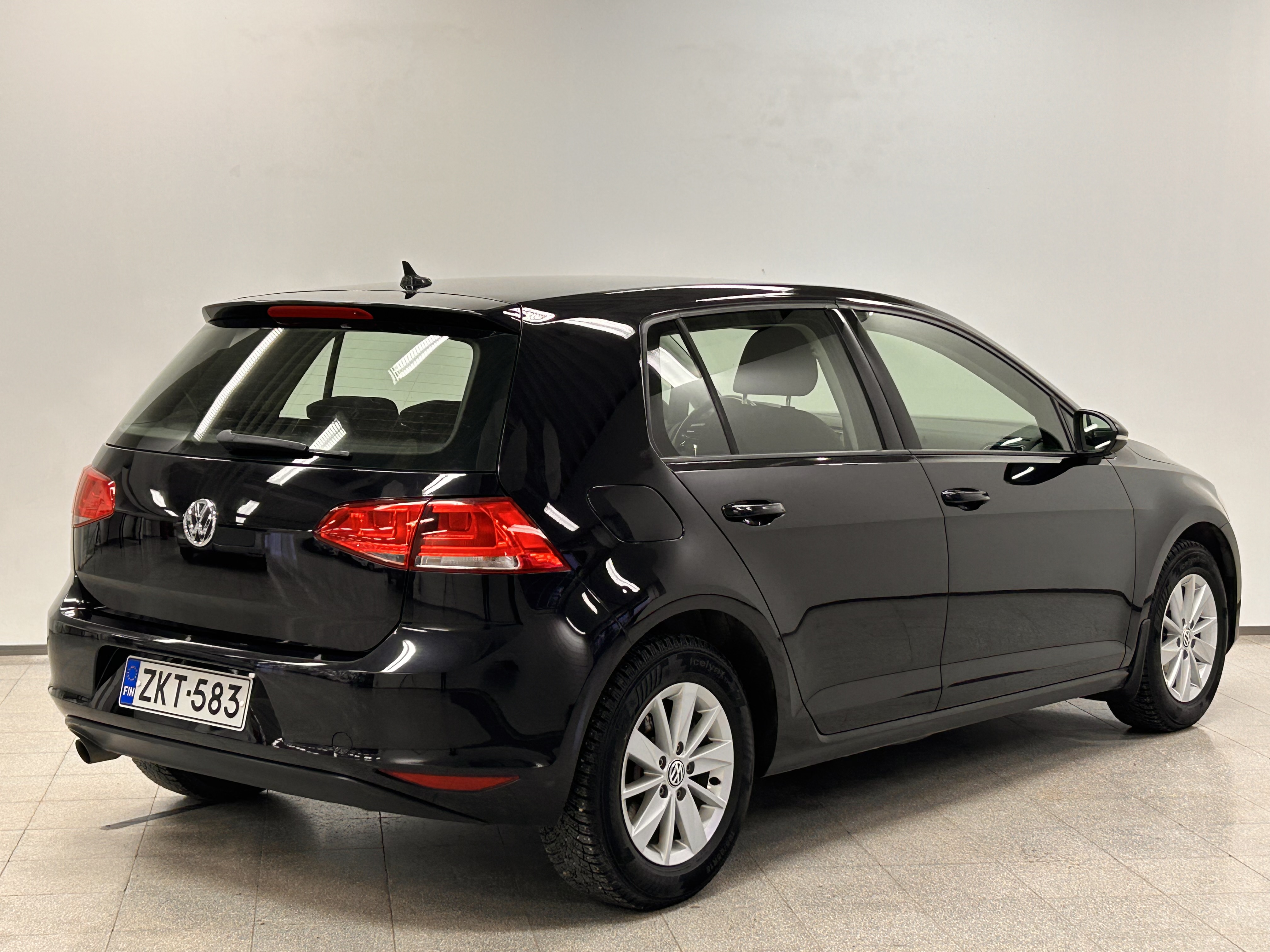 VOLKSWAGEN Golf 2016