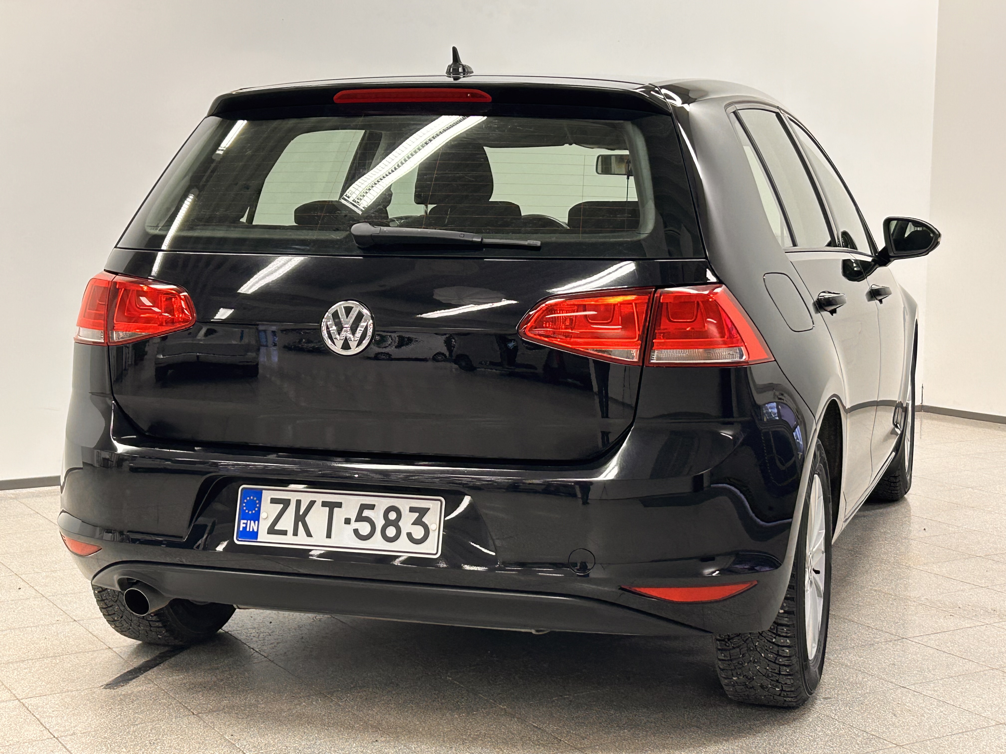 VOLKSWAGEN Golf 2016