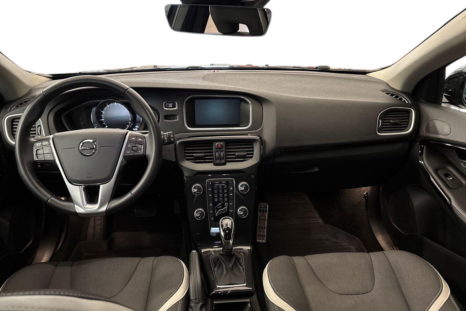 Volvo V40 2019