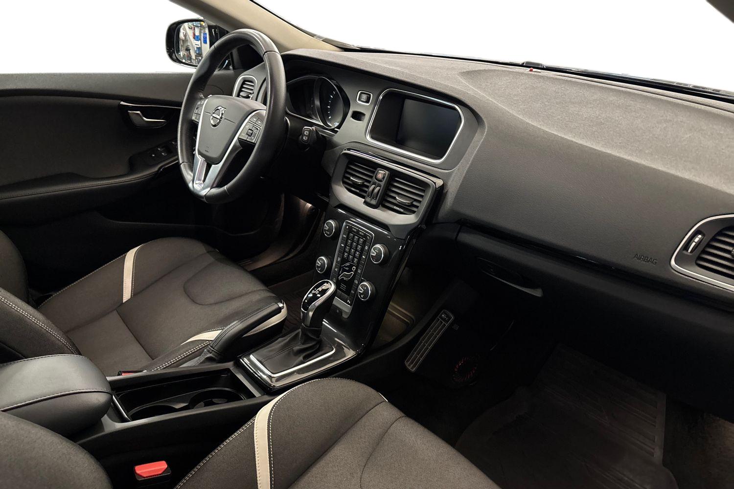 Volvo V40 2019
