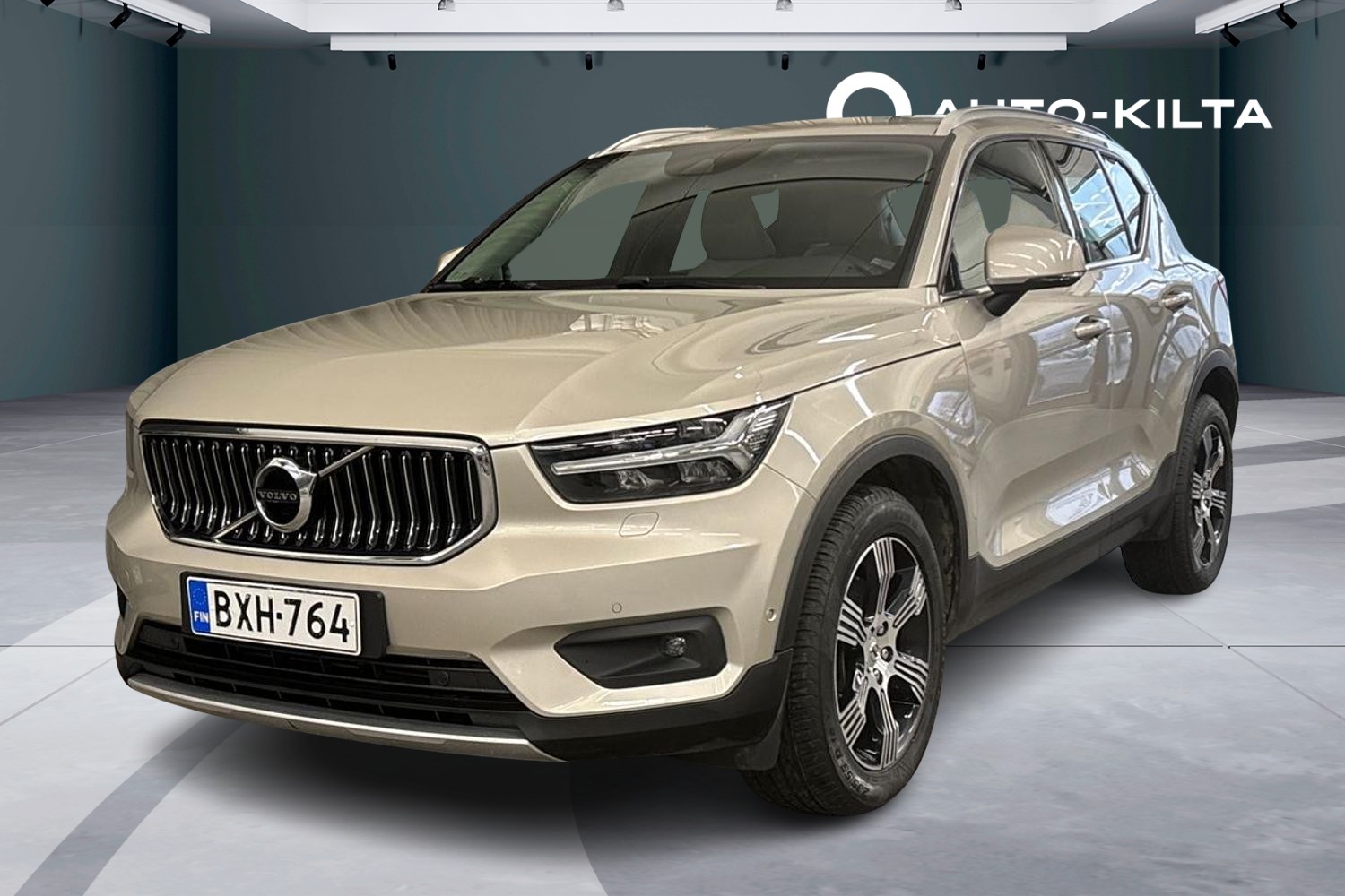 VOLVO XC40 2019