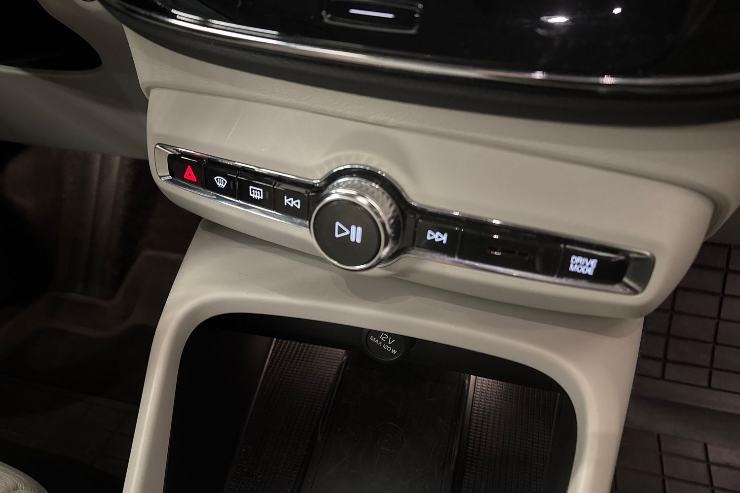 VOLVO XC40 2019