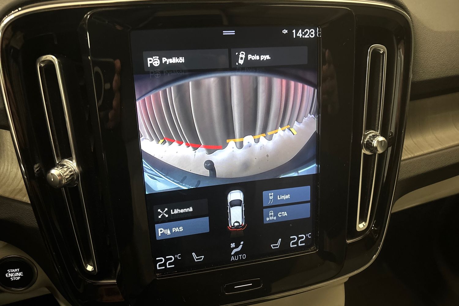 VOLVO XC40 2019