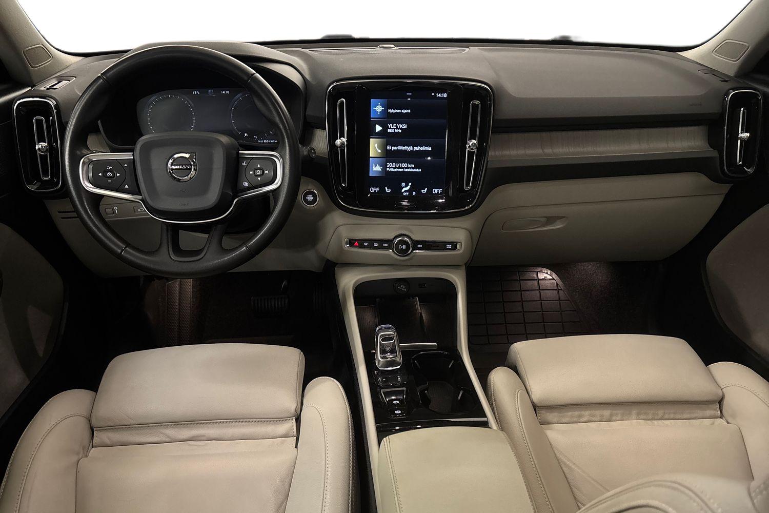 VOLVO XC40 2019