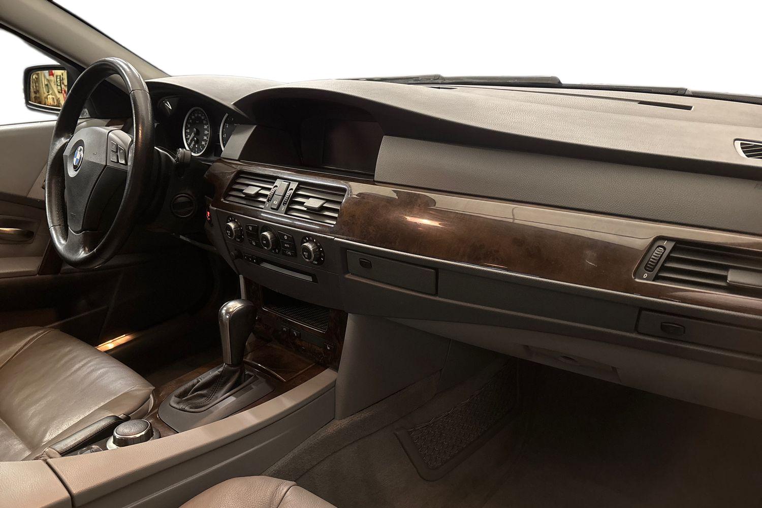 BMW 530 2005