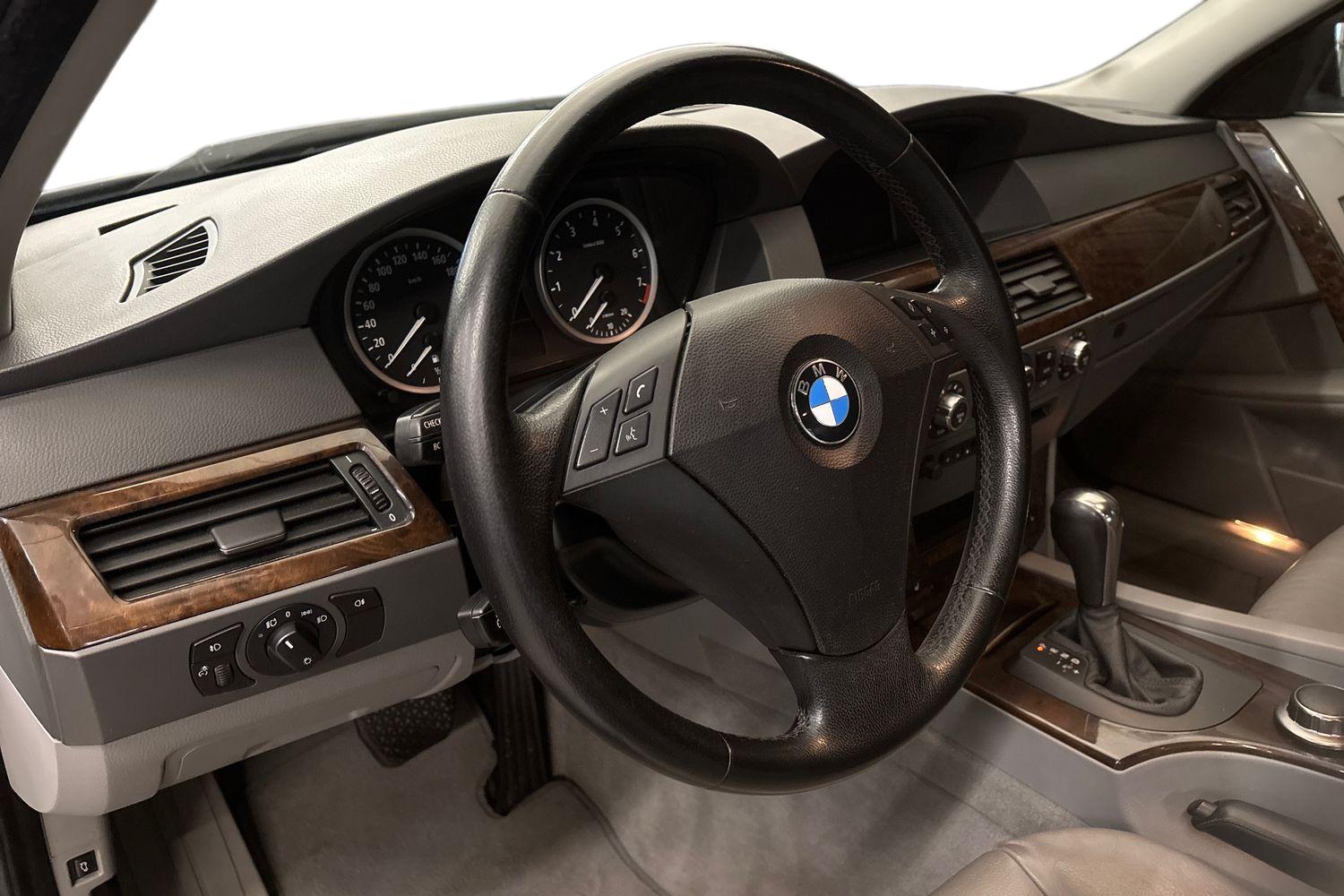 BMW 530 2005