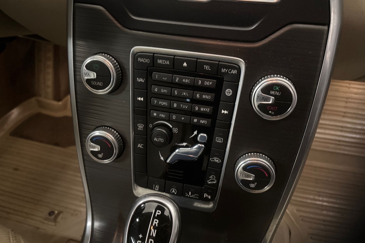 Volvo XC70 2015
