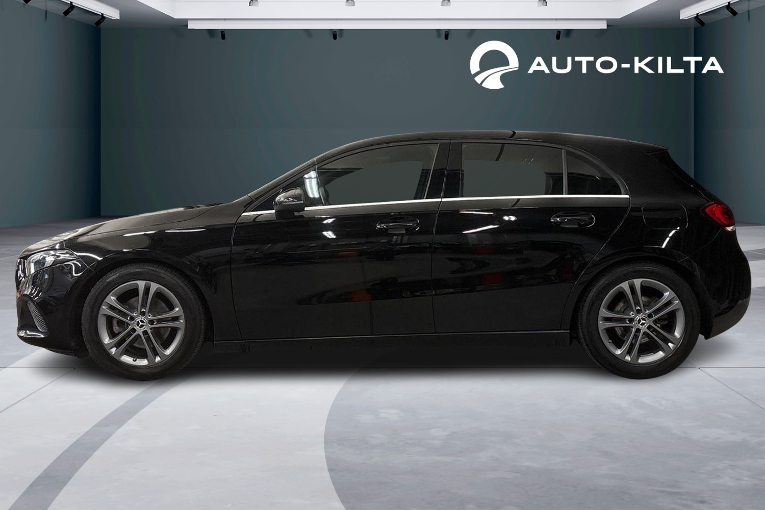 MERCEDES-BENZ A 2019
