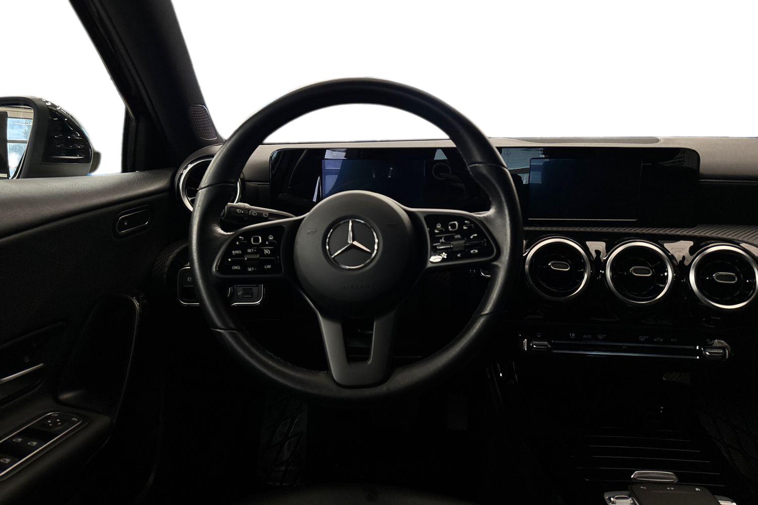 MERCEDES-BENZ A 2019