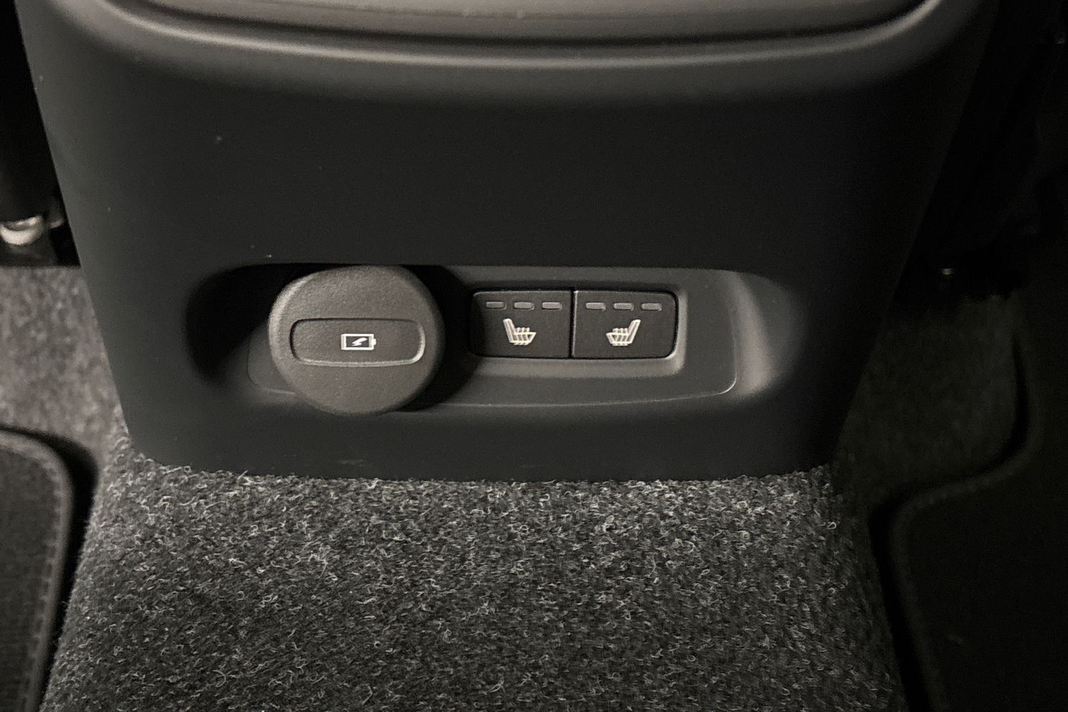 Volvo EX40 2027