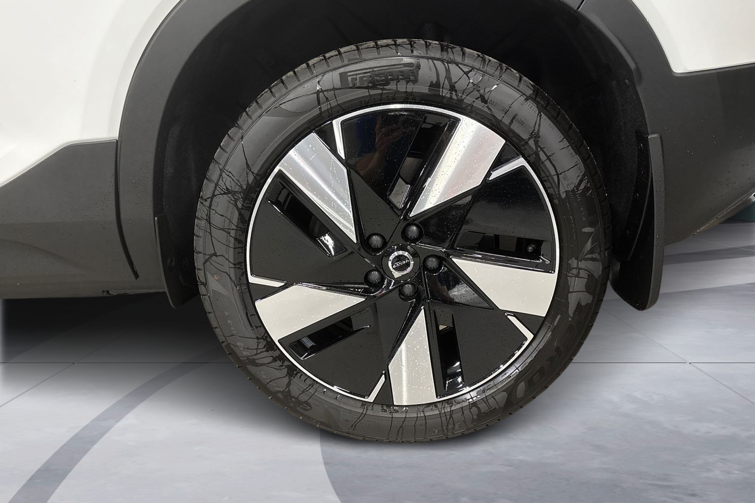 Volvo EX40 2027