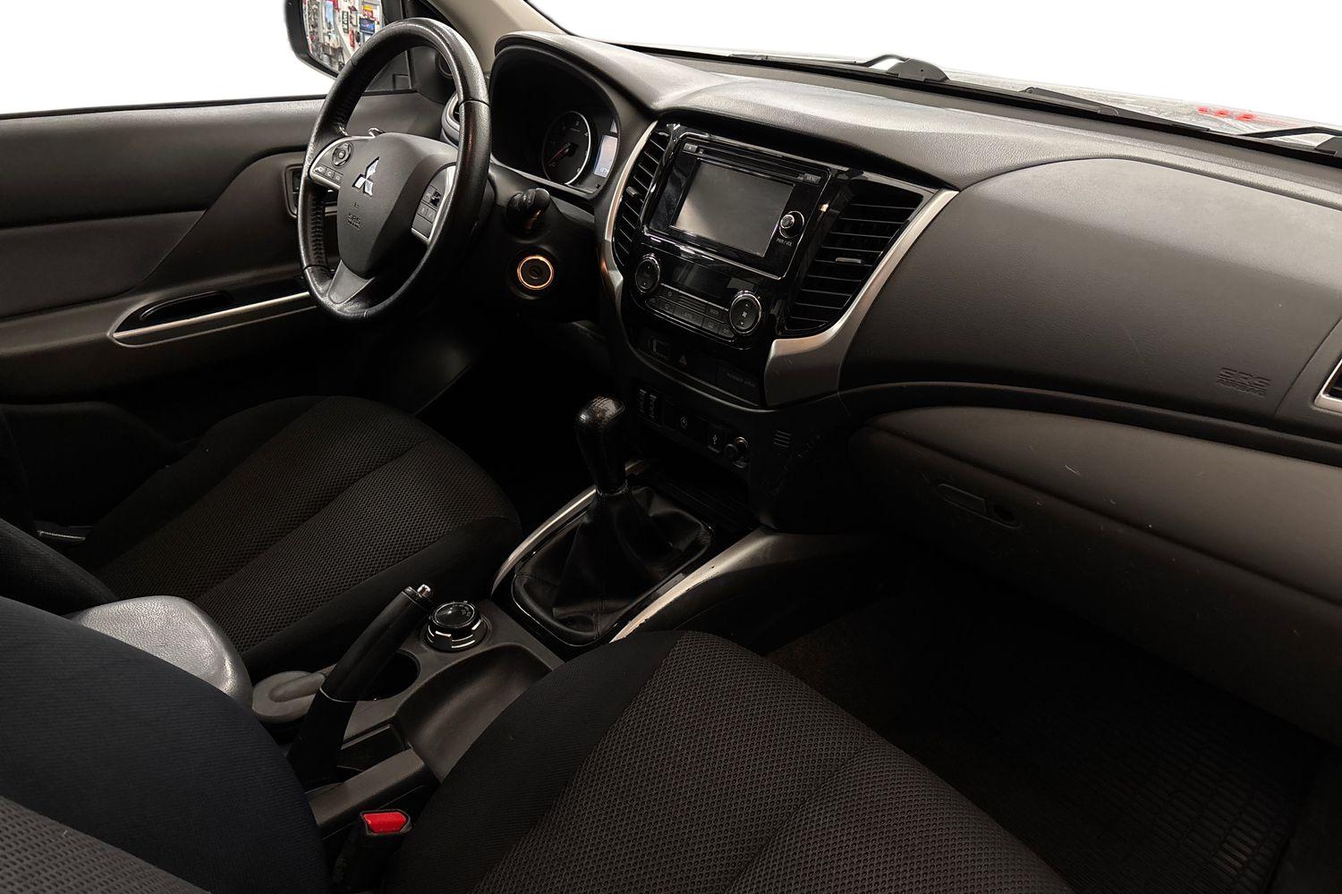 Mitsubishi L200 2016