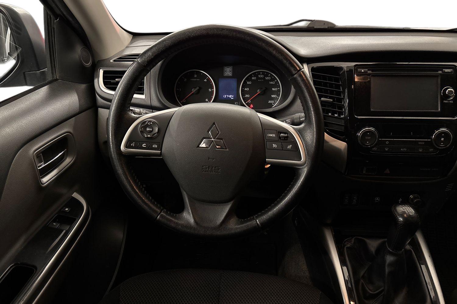 Mitsubishi L200 2016