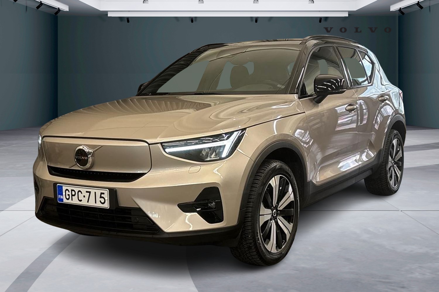 VOLVO XC40 2023