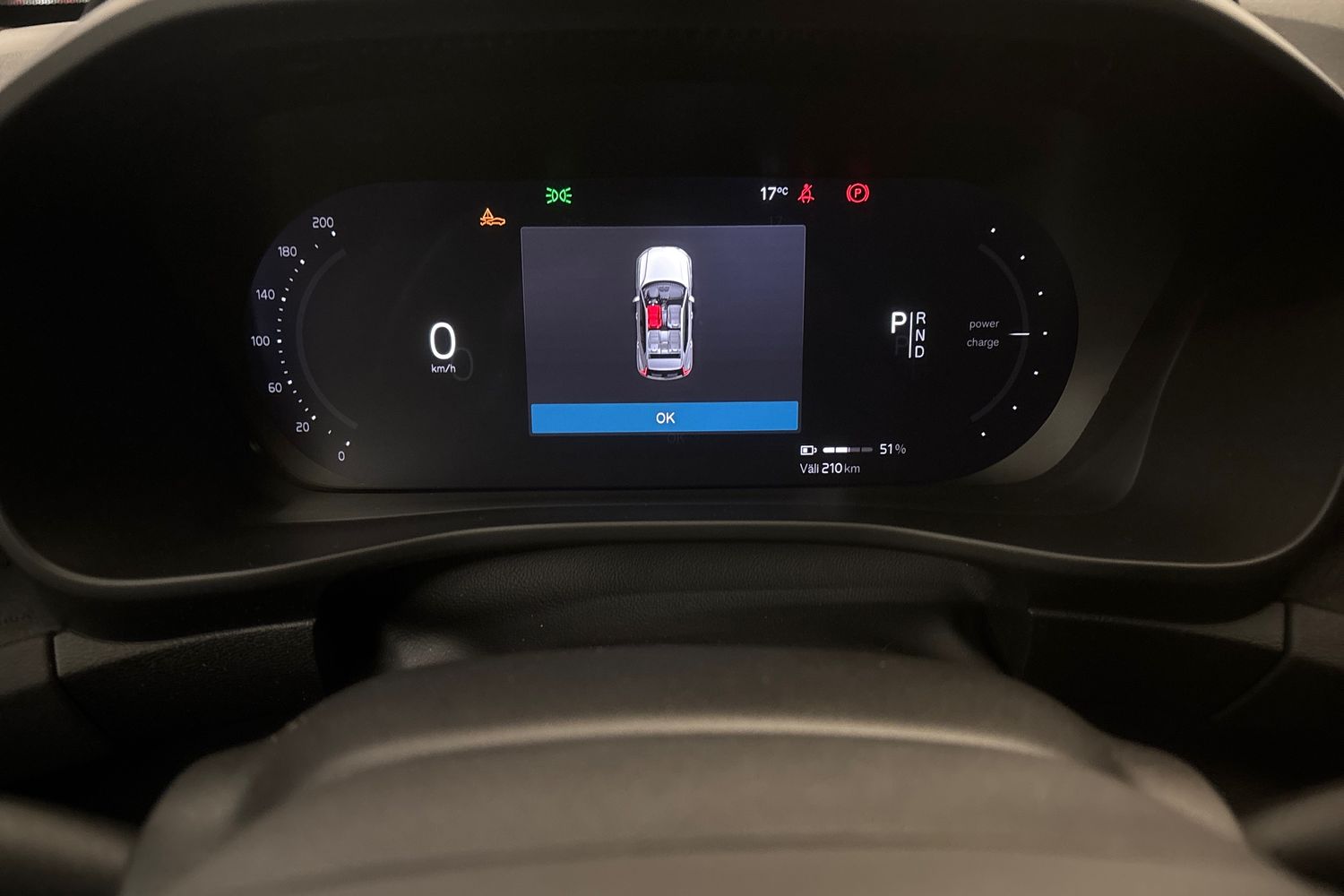 VOLVO XC40 2023