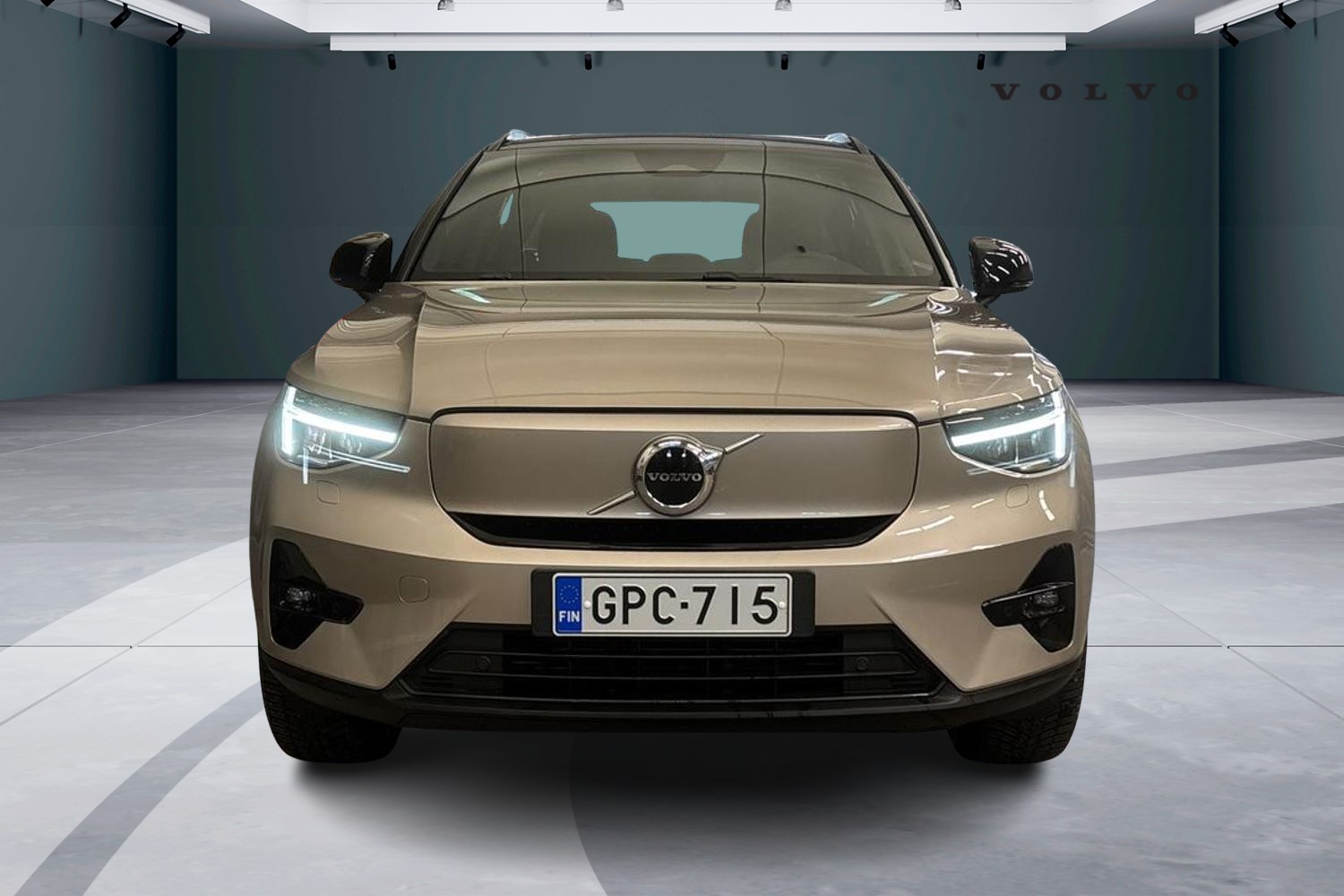 VOLVO XC40 2023