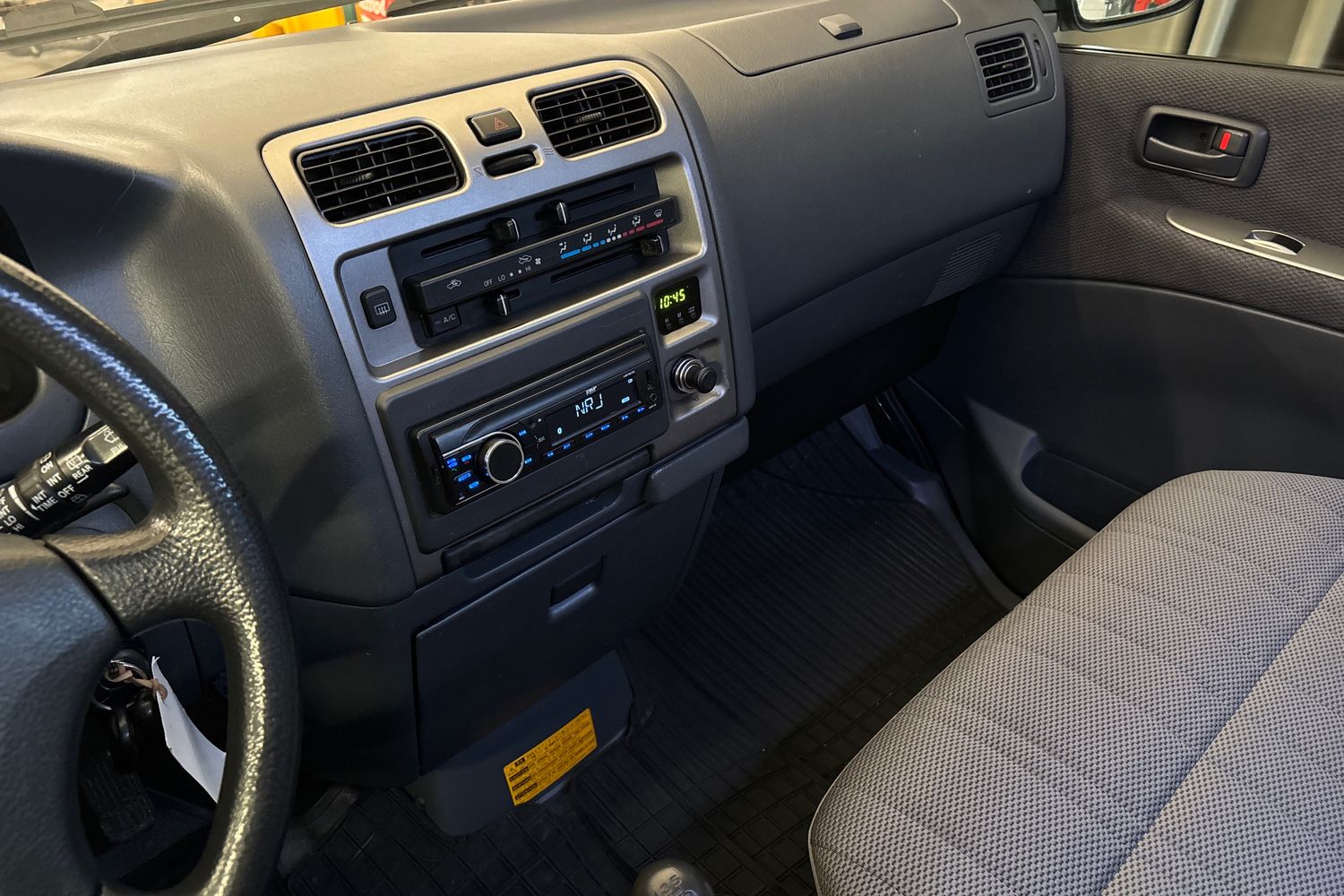 TOYOTA HIACE 2010