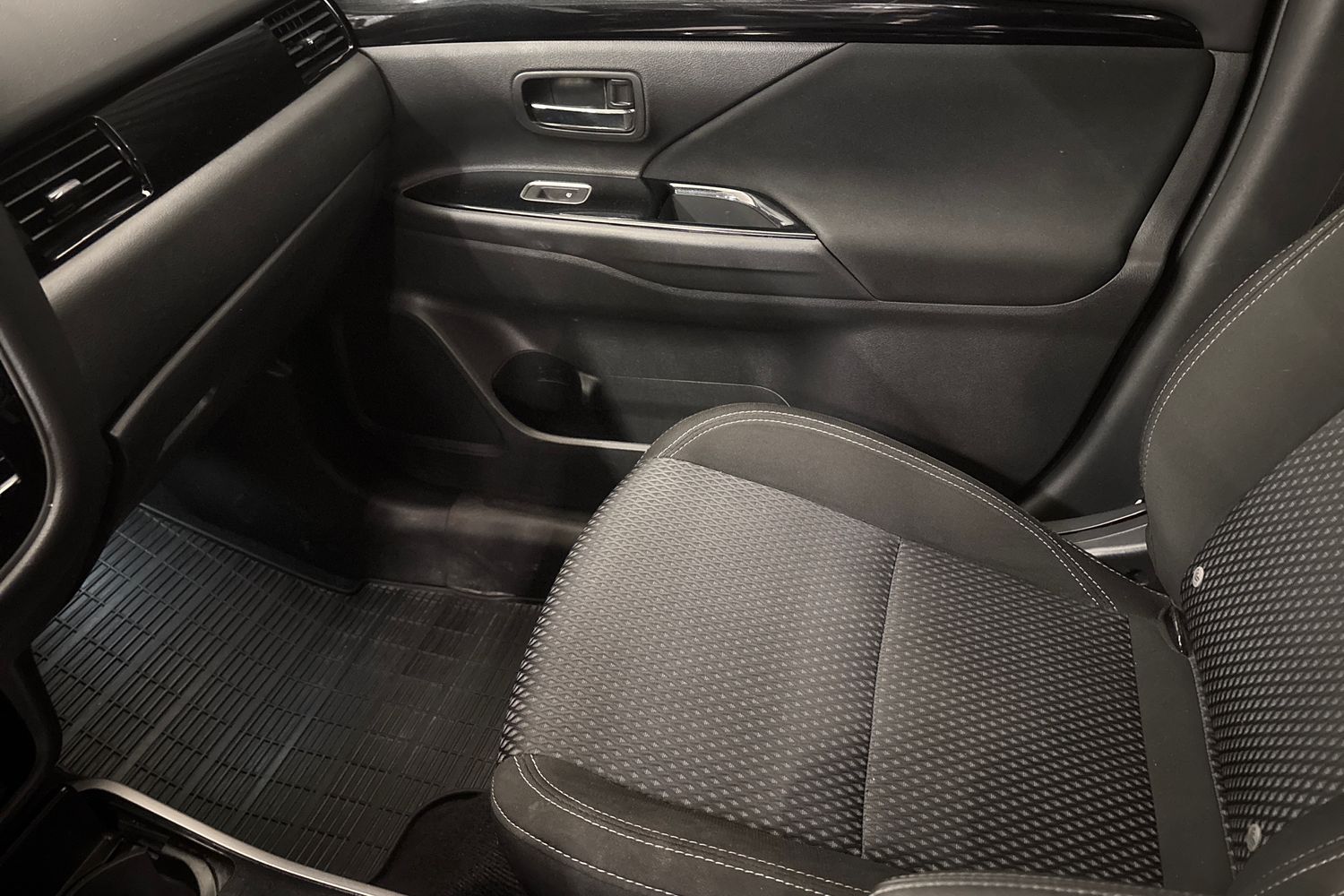 Mitsubishi Outlander PHEV 2019