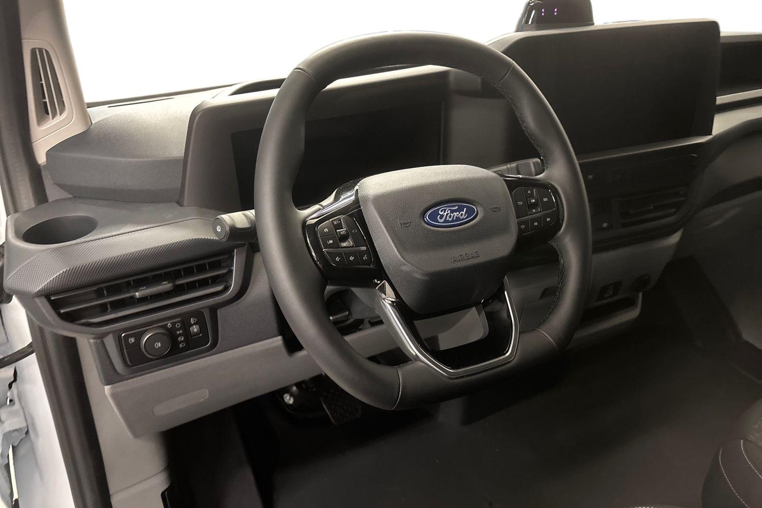 Ford Transit Custom 8