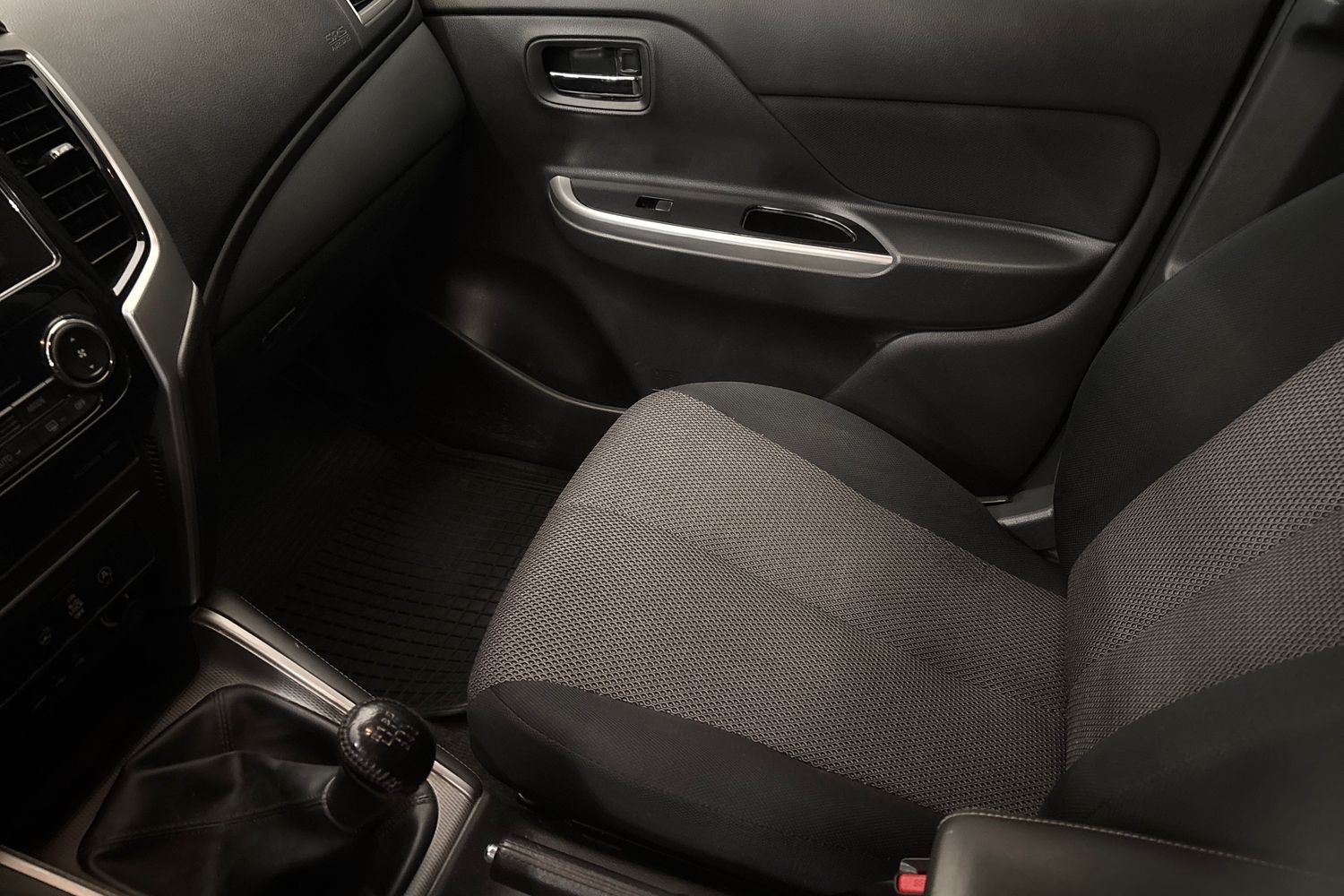 Mitsubishi L200 2021