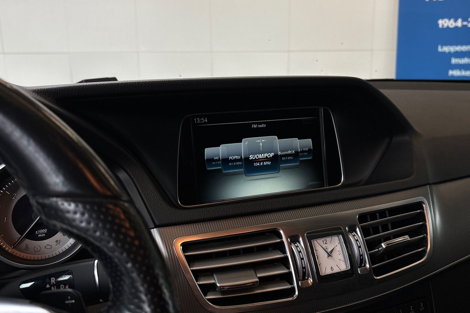 MERCEDES-BENZ E 2015