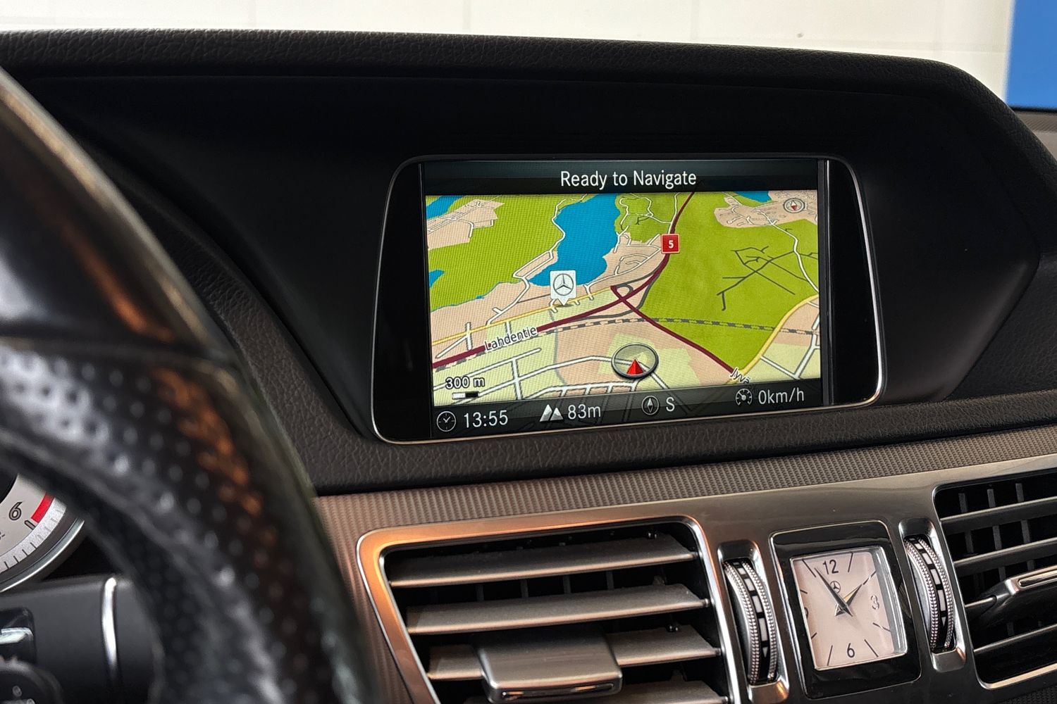 MERCEDES-BENZ E 2015