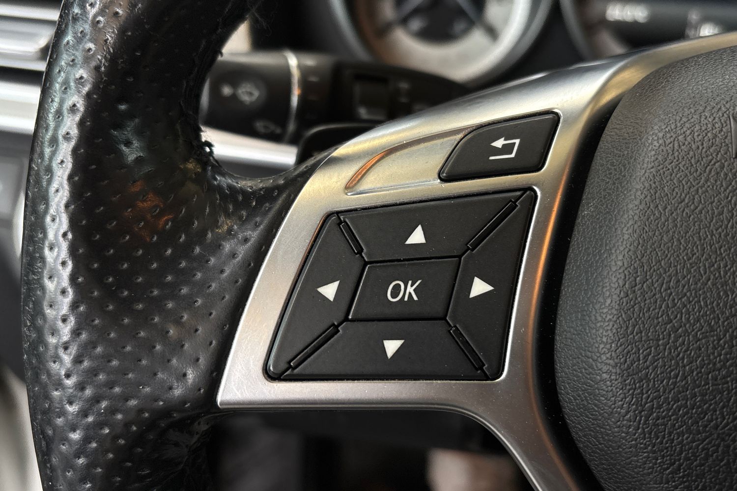 MERCEDES-BENZ E 2015