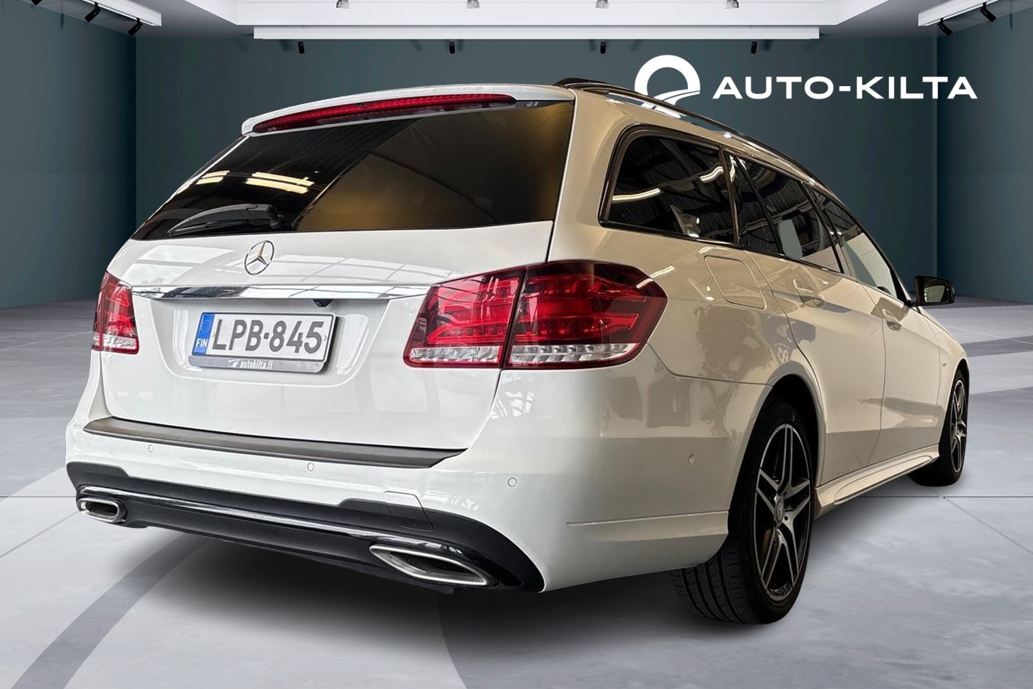 MERCEDES-BENZ E 2015