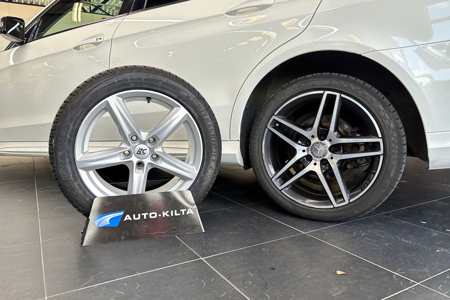 MERCEDES-BENZ E 2015